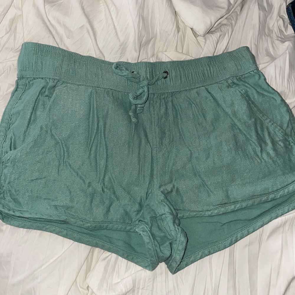 Size Small SO shorts - green